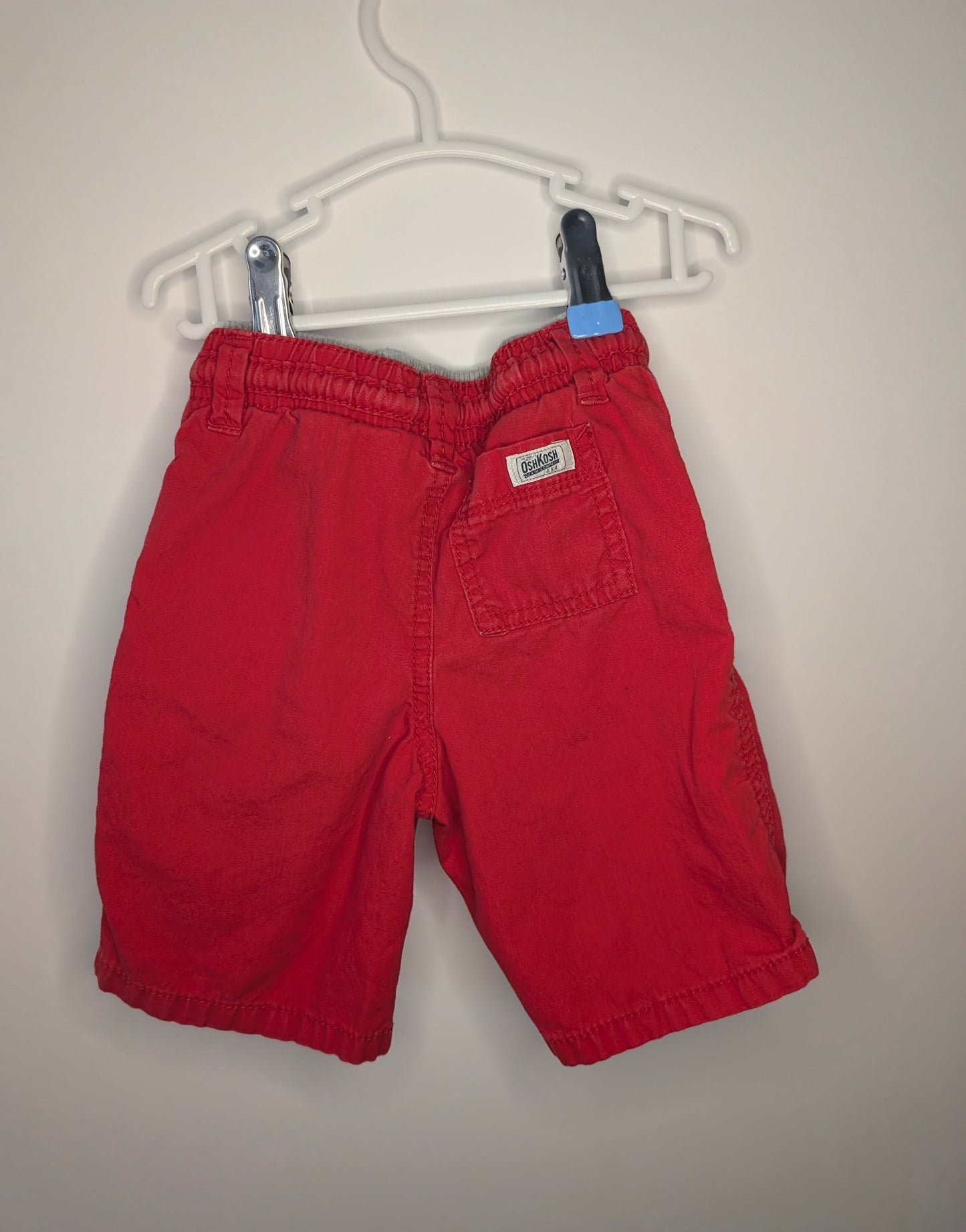Short rouge Oshkosh B’gosh (24mois)